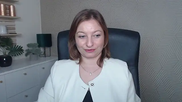 angelaSamt online show from November 14, 2025, 6:39 am