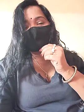 Snapshot of Alina-khan chatting on October 28, 2025, 10:14 am Alina-khan online show from October 28, 2025, 10:14 am