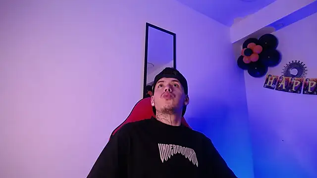 Snapshot of Anhonymus_ chatting on October 11, 2025, 3:40 am Anhonymus online show from October 11, 2025, 3:40 am