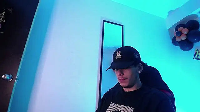 Snapshot of Anhonymus_ chatting on October 15, 2025, 3:38 am Anhonymus online show from October 15, 2025, 3:38 am