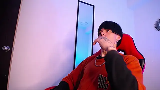 Snapshot of Anhonymus_ chatting on November 26, 2025, 3:39 am Anhonymus online show from November 26, 2025, 3:39 am