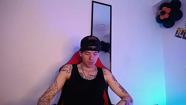 Snapshot of Anhonymus_ chatting on October 30, 2025, 3:27 am Anhonymus online show from October 30, 2025, 3:27 am