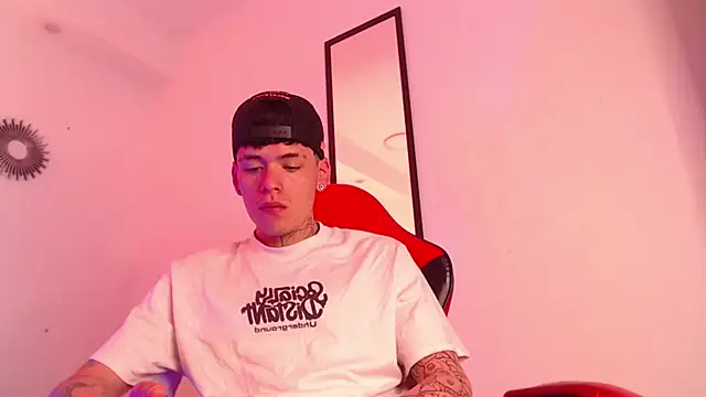 Snapshot of Anhonymus_ chatting on September 15, 2025, 5:41 am Anhonymus online show from September 15, 2025, 5:41 am