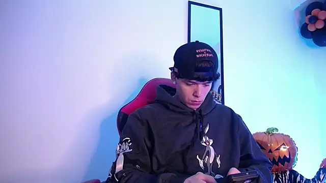 Snapshot of Anhonymus_ chatting on October 28, 2025, 3:40 am Anhonymus online show from October 28, 2025, 3:40 am