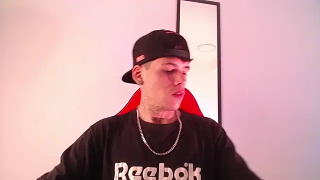 Snapshot of Anhonymus_ chatting on September 24, 2025, 1:28 pm Anhonymus online show from September 24, 2025, 1:28 pm