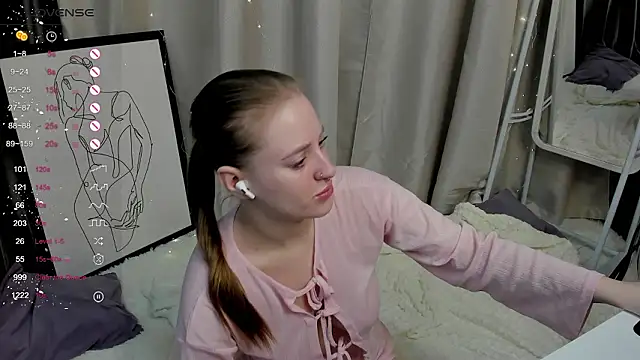 Snapshot of Alice_Cire chatting on February 23, 2026, 12:23 am Alice Cire online show from February 23, 2026, 12:23 am