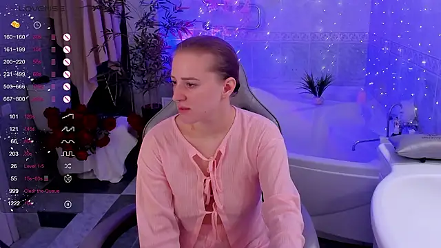 Snapshot of Alice_Cire chatting on February 4, 2026, 1:00 am Alice Cire online show from February 4, 2026, 1:00 am