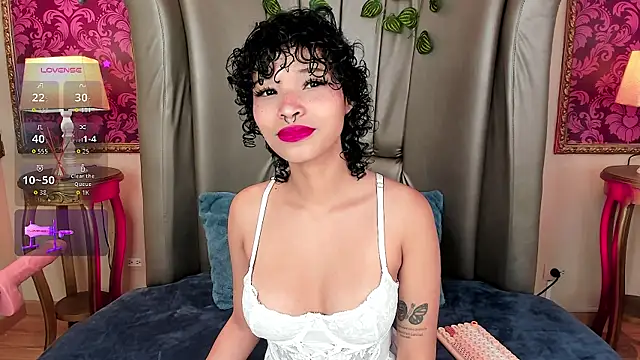 DaniCollinn  online show from December 19, 2025, 1:13 pm