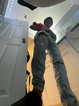 Snapshot of dmmeformerch chatting on February 22, 2026, 12:46 am dmmeformerch online show from February 22, 2026, 12:46 am