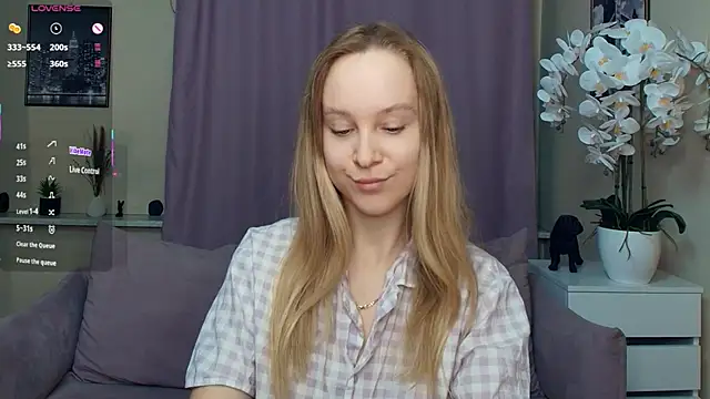 SoonMoor online show from March 15, 2026, 6:37 pm