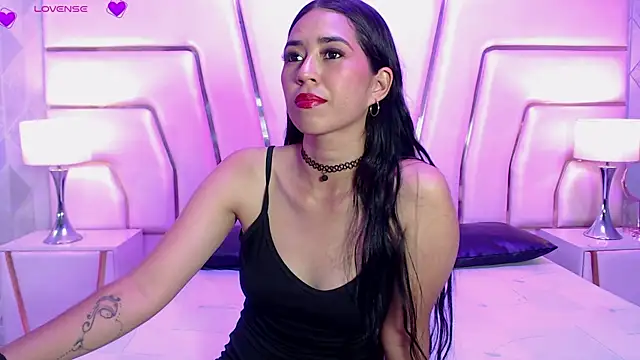 VioletPons online show from October 28, 2025, 7:35 pm