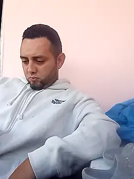 angelitocalientico online show from October 20, 2025, 6:41 pm