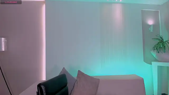 Snapshot of SussyBellX chatting on November 10, 2025, 9:20 pm SussyBellX online show from November 10, 2025, 9:20 pm