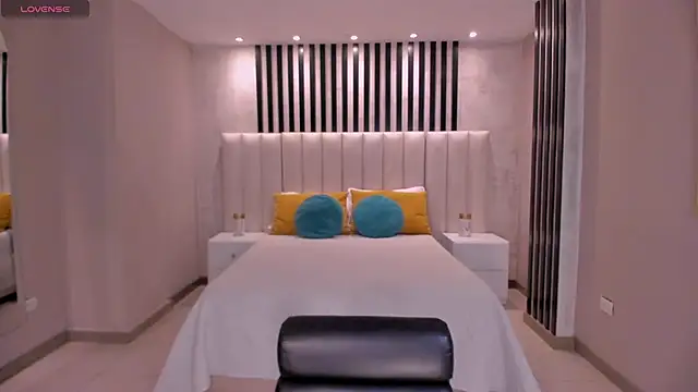 Snapshot of SussyBellX chatting on October 11, 2025, 7:48 pm SussyBellX online show from October 11, 2025, 7:48 pm