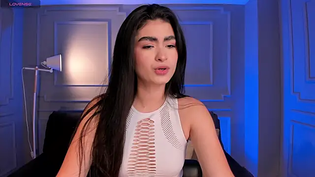 LucyWeiss  online show from November 5, 2025, 8:01 pm