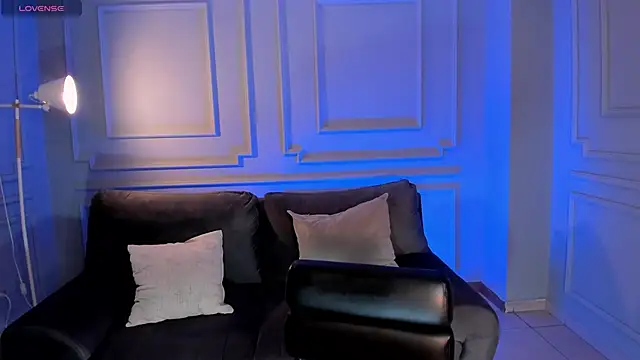 LucyWeiss  online show from November 7, 2025, 7:51 pm