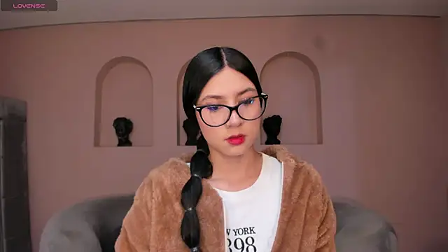 LaurentConnor online show from December 14, 2025, 11:21 pm