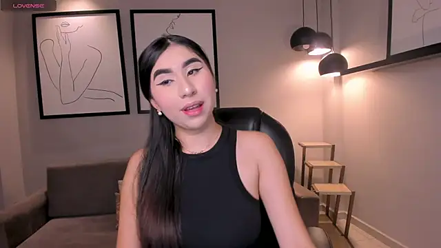 MayaMoretti  online show from October 10, 2025, 3:51 am