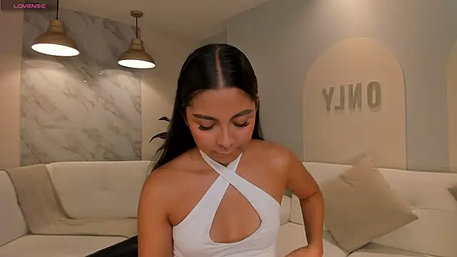 NinaBlum online show from September 11, 2025, 3:06 am