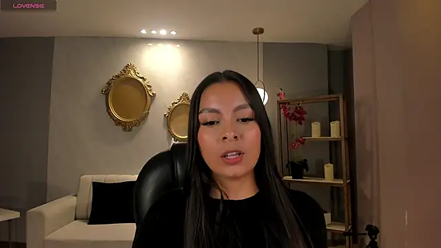 NinaBlum online show from September 24, 2025, 3:24 am