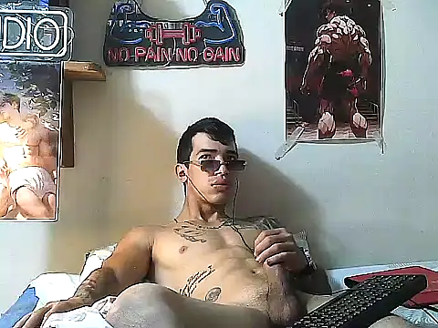 Snapshot of Strongcockfitness chatting on September 13, 2025, 5:51 am Strongcockfitness online show from September 13, 2025, 5:51 am