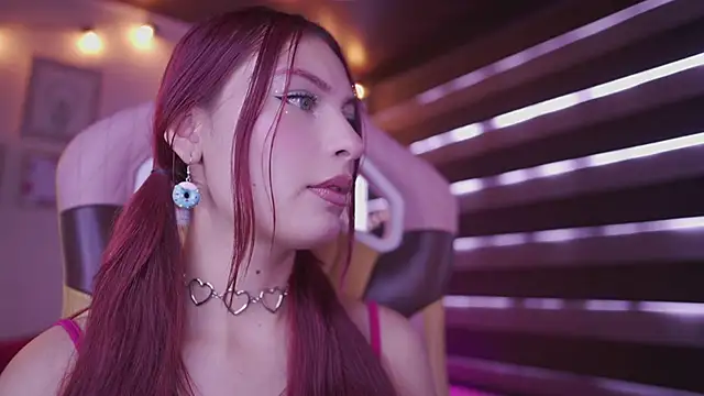 Rebecah 1 online show from November 13, 2025, 2:54 pm