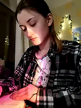 LillySvon online show from April 8, 2026, 8:43 pm