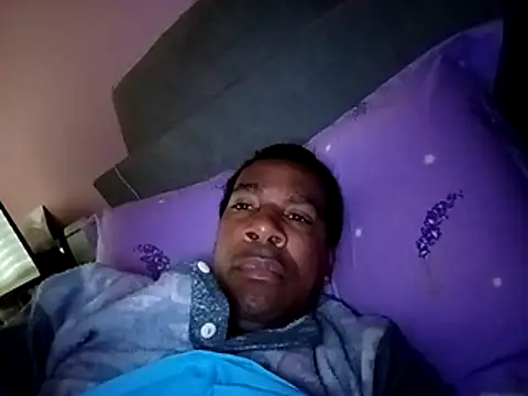 estrogeni online show from December 15, 2025, 8:20 am