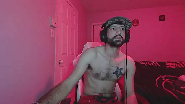 Snapshot of Ardokks chatting on December 4, 2025, 2:21 am Ardokks online show from December 4, 2025, 2:21 am