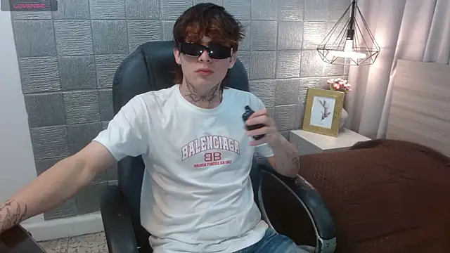 Iantwink18 online show from September 24, 2025, 2:56 pm