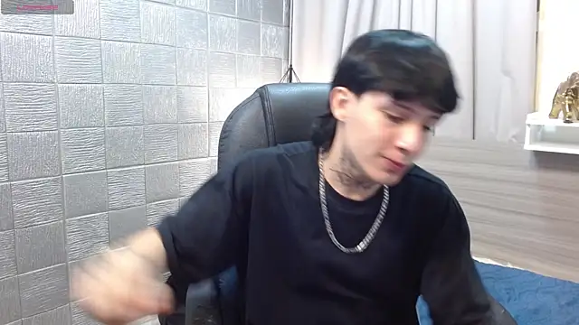 Iantwink18 online show from October 15, 2025, 7:33 pm