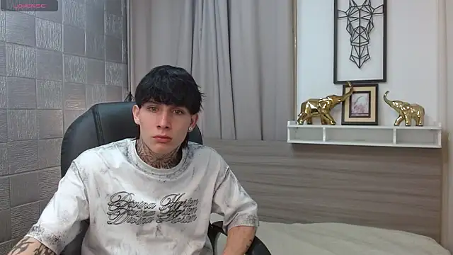 Iantwink18 online show from February 17, 2026, 12:30 am