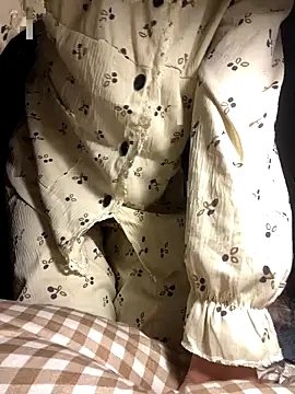 Fin-xinh18 online show from October 31, 2025, 3:52 pm