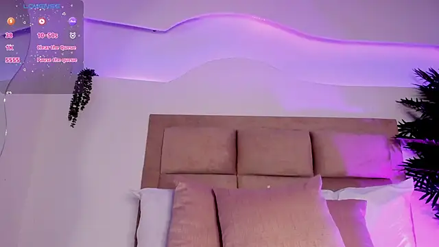 Snapshot of Aliina__Sauvage chatting on October 8, 2025, 12:28 pm Aliina Sauvage online show from October 8, 2025, 12:28 pm