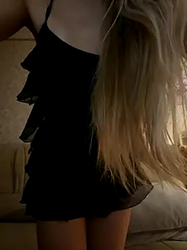 Nikihot   online show from October 12, 2025, 10:11 pm