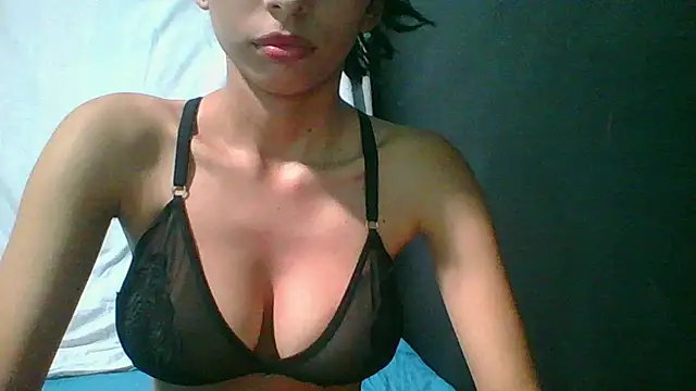 alisson  wood online show from November 23, 2025, 11:15 pm