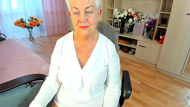 HotandMature online show from March 31, 2026, 2:41 pm