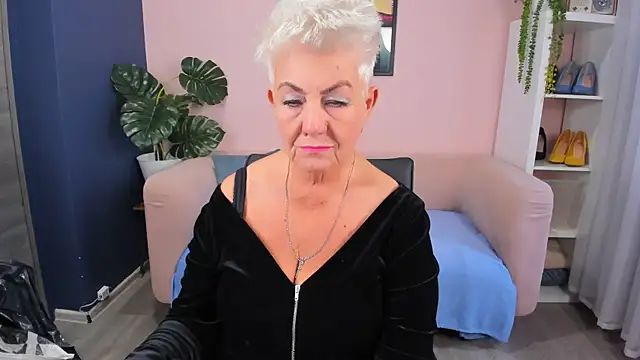 HotandMature online show from November 12, 2025, 8:29 am