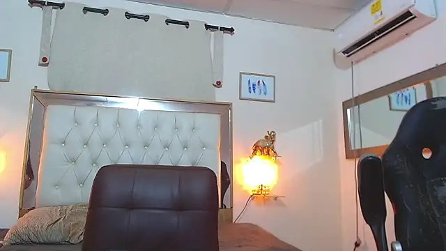 hanna roussex69 online show from September 27, 2025, 2:39 am