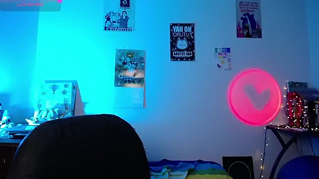 AlmaNanax online show from September 26, 2025, 1:23 am