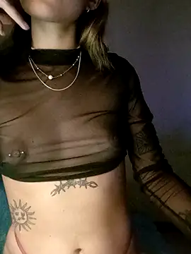 malvinaAAA online show from October 17, 2025, 2:48 am