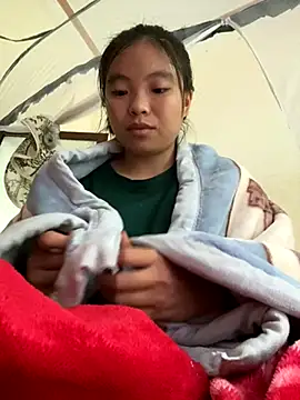 viluna online show from November 3, 2025, 2:17 am