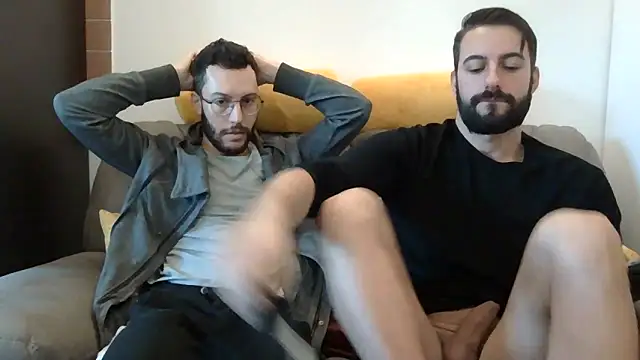 Amicisegreti online show from November 27, 2025, 6:47 am