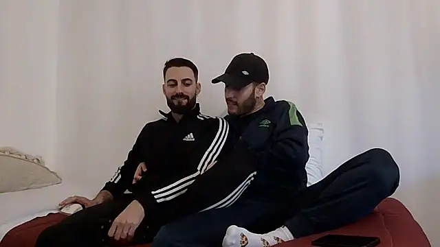 Amicisegreti online show from March 22, 2026, 1:56 pm