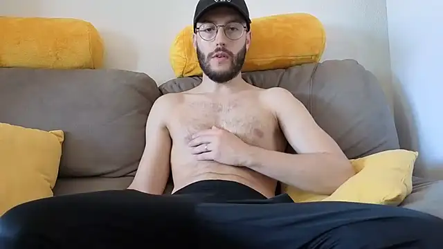 Amicisegreti online show from April 20, 2026, 9:12 am