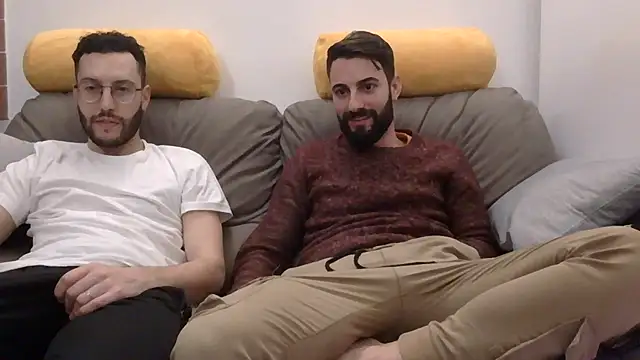 Amicisegreti online show from February 17, 2026, 9:45 pm