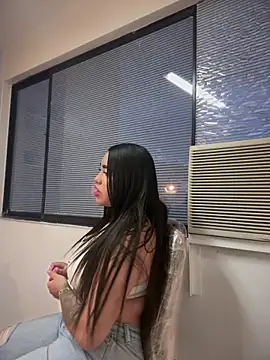 Snapshot of SofiaWildee chatting on October 8, 2025, 10:54 pm SofiaWildee online show from October 8, 2025, 10:54 pm