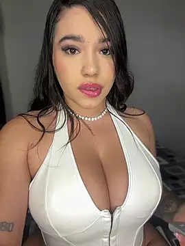 Snapshot of SofiaWildee chatting on March 1, 2026, 2:00 am SofiaWildee online show from March 1, 2026, 2:00 am