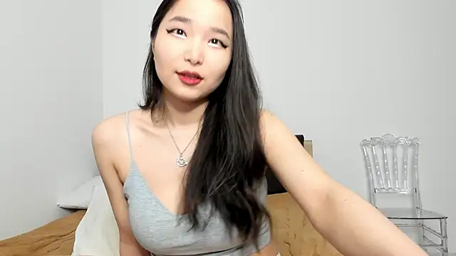 Soyun Mia online show from April 8, 2026, 2:40 pm