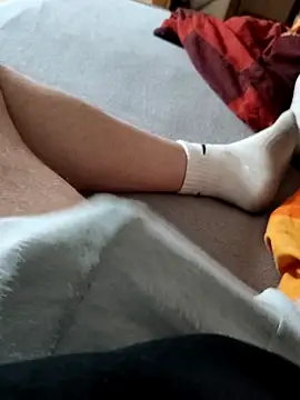 boxerundsocken91 online show from February 18, 2026, 1:29 pm